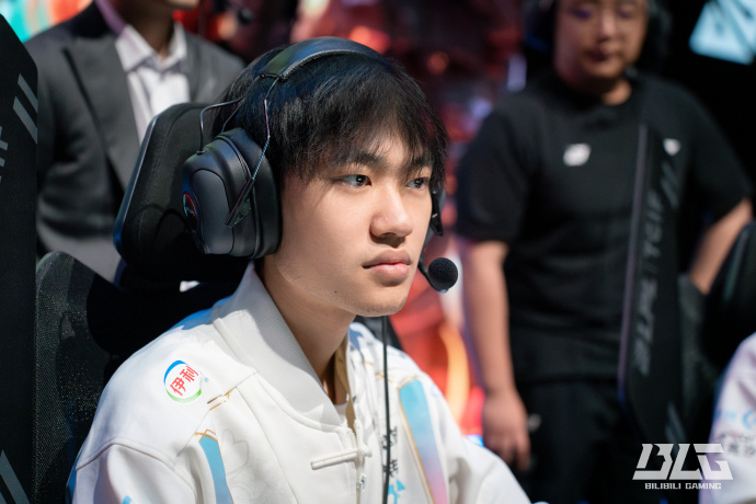 的偶像和发 的偶像和发