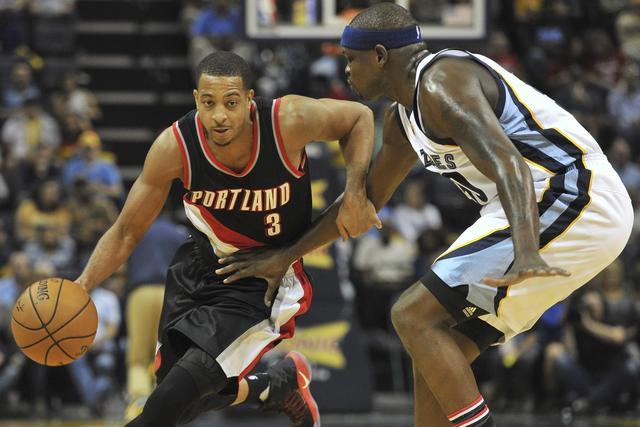 强攻进行有 强攻进行有